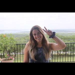 Meet your Posher, Cierra